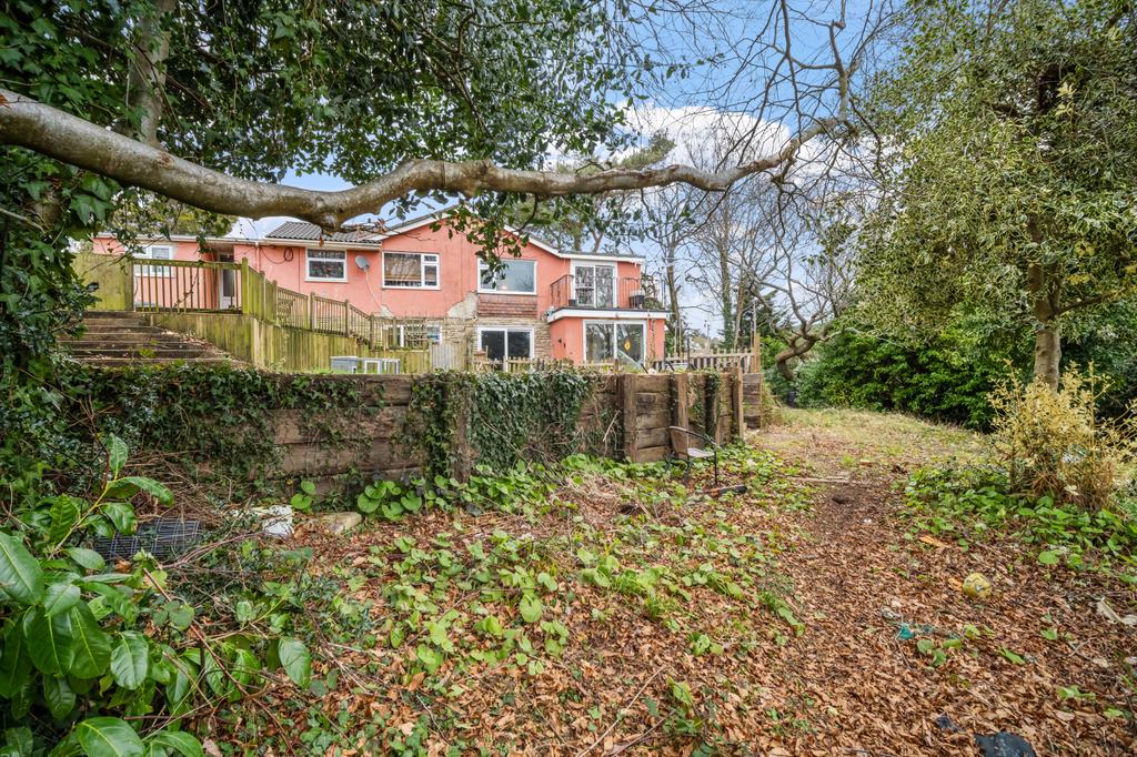 Broadstone, Poole, Dorset 4 bed bungalow for sale £615,000