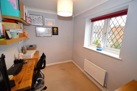 1 Shepherds Chase, Bagshot, GU19 5QX