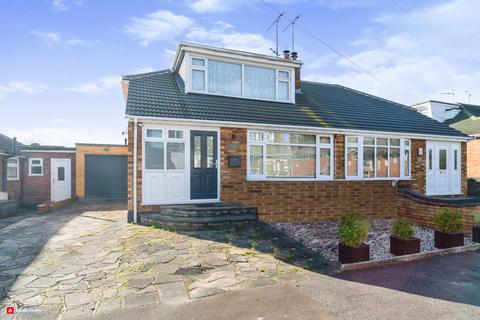 3 bedroom semi-detached house for sale, Wren Close, Leigh-on-sea, SS9
