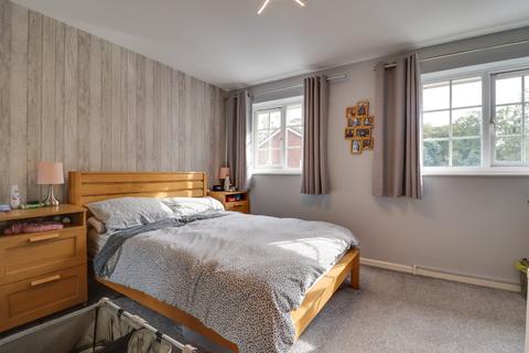 14 Squirrel Drive, Southampton, SO19 8SY