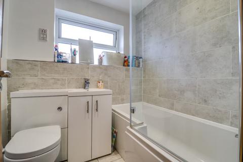 14 Squirrel Drive, Southampton, SO19 8SY