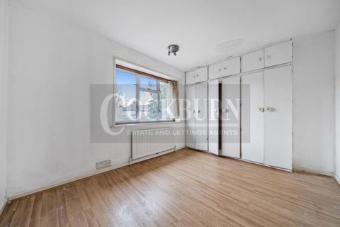 168 Dunkery Road, London, SE9 4HS