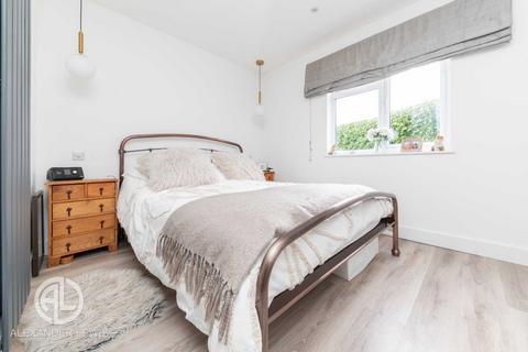 1 Dents Close, Letchworth Garden City, SG6 2TP