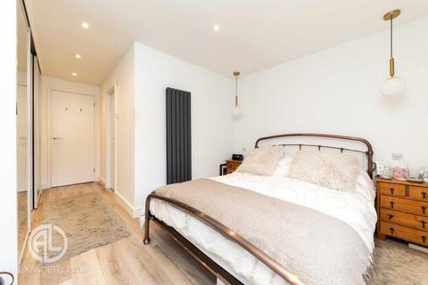 1 Dents Close, Letchworth Garden City, SG6 2TP