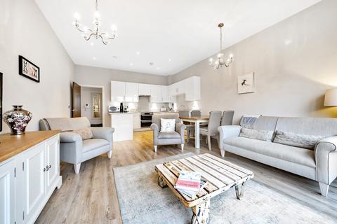 17 Weyview Gardens, Godalming, GU7 1GG