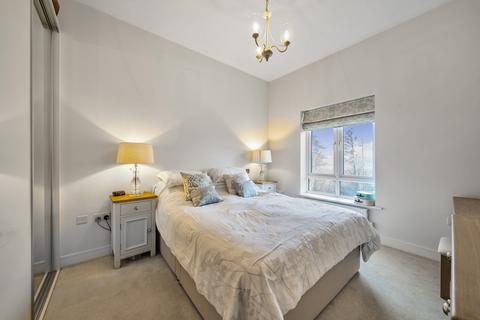 17 Weyview Gardens, Godalming, GU7 1GG