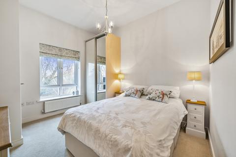 17 Weyview Gardens, Godalming, GU7 1GG