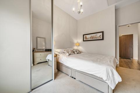 17 Weyview Gardens, Godalming, GU7 1GG