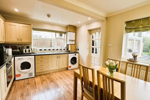 3 bedroom semi-detached house for sale, Victoria Mount, Horsforth, Leeds, West Yorkshire