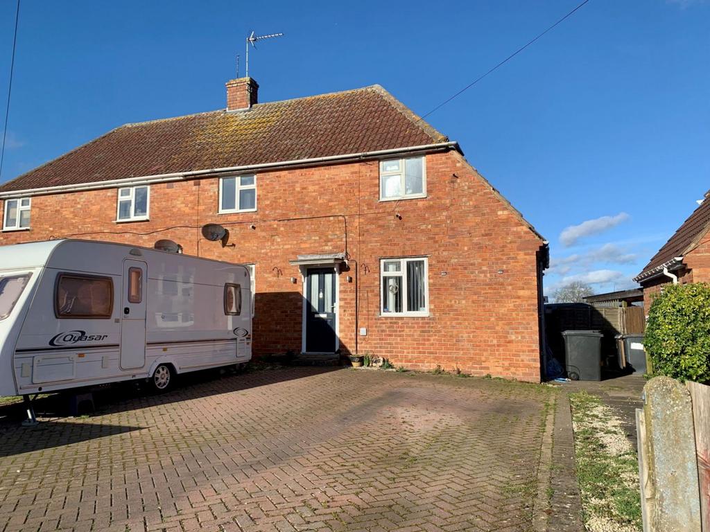 Ashby Road, Welton, Northamptonshire NN11 2JS 3 bed semidetached house