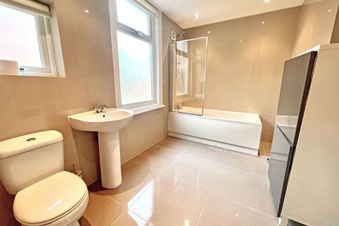 9 Abbey Grove, Nottingham, NG3 3AU