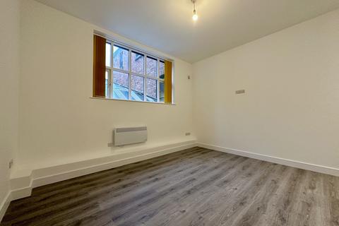 Studio to rent, Southport PR9