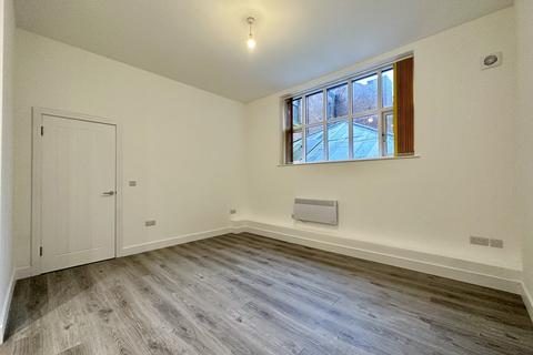 Studio to rent, Southport PR9