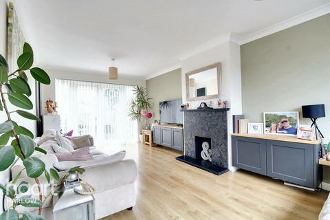 19 Radburn Close, Harlow, CM18 7EB