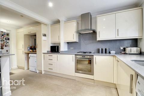 19 Radburn Close, Harlow, CM18 7EB