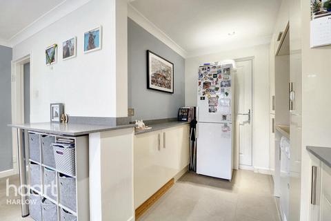 19 Radburn Close, Harlow, CM18 7EB
