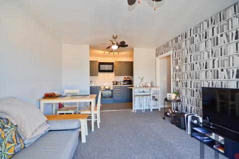 2 bedroom flat for sale - Yarmouth House, Newport PO30