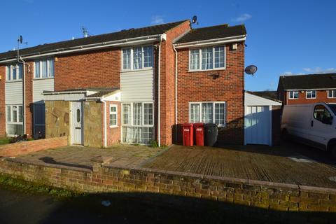 4 bedroom house to rent, Trent Road, Slough, Berkshire, SL3