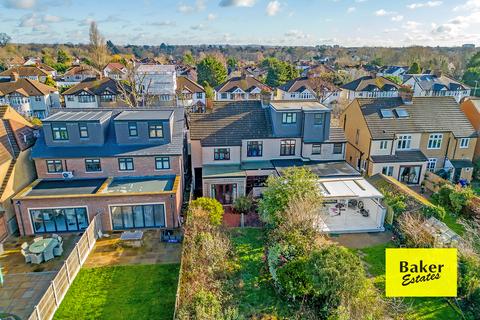 43 Pettits Lane, Romford, RM1 4HH
