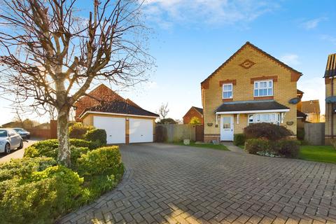 4 bedroom detached house for sale, Fieldfare Drive, Stanground, PE2