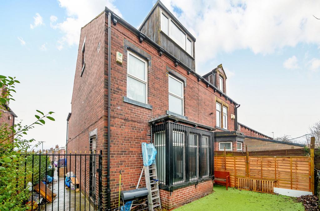 Conference Road, Leeds, West Yorkshire, LS12 5 bed semidetached house for sale £210,000