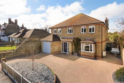 4 bedroom detached house for sale, Gladstone Road, Broadstairs