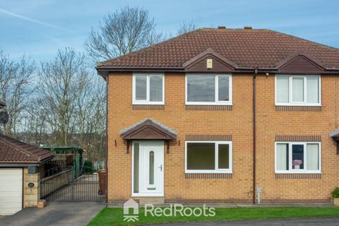 3 bedroom semi-detached house to rent, Meadow Croft, Pontefract WF9