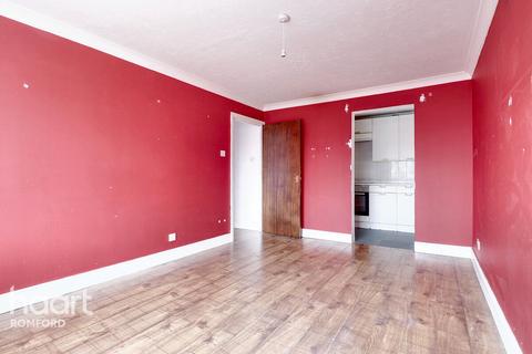 16 Marwell Close, Romford, RM1 2TE