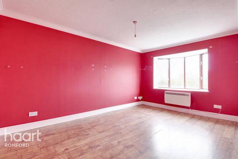 16 Marwell Close, Romford, RM1 2TE