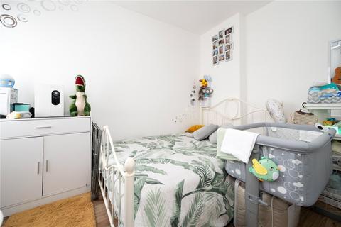 1 bedroom flat for sale, High Street, London Colney, St. Albans, Hertfordshire