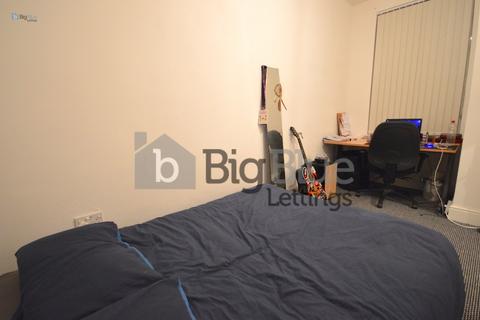 4 bedroom property to rent, 10 Beechwood Crescent, Burley, Leeds LS4