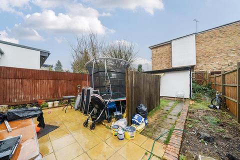 4 bedroom semi-detached house for sale, Wentworth Close,  West Finchley,  N3