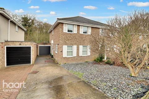 53 Southview Close, Rayleigh, SS6 7LX