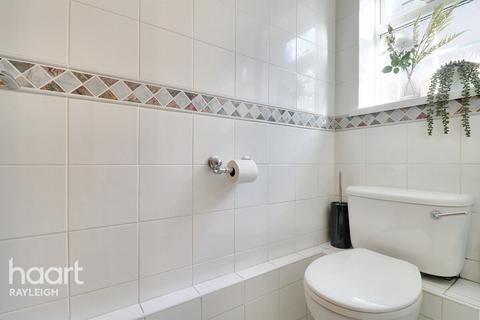 53 Southview Close, Rayleigh, SS6 7LX