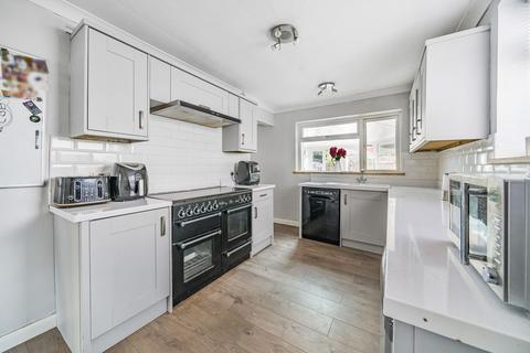 78 Farleigh Road, Warlingham, CR6 9ED