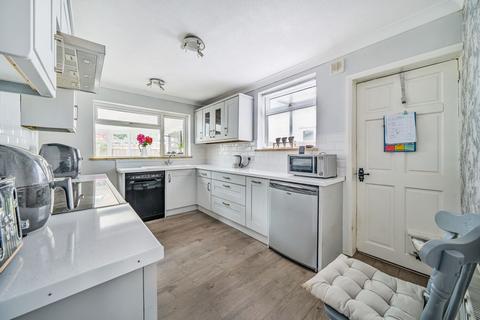 78 Farleigh Road, Warlingham, CR6 9ED