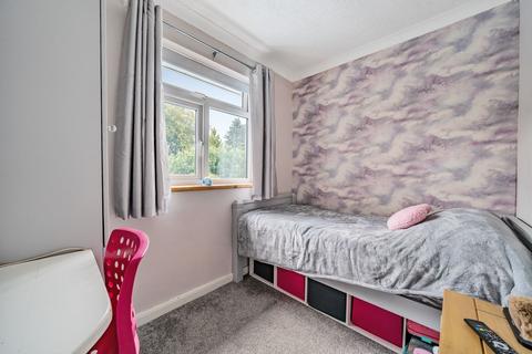 78 Farleigh Road, Warlingham, CR6 9ED