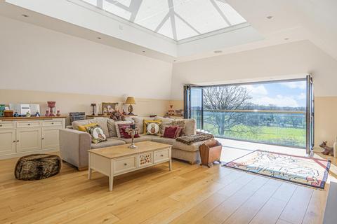 80 Bromley Common, Bromley, BR2 9PF