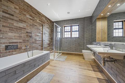 80 Bromley Common, Bromley, BR2 9PF