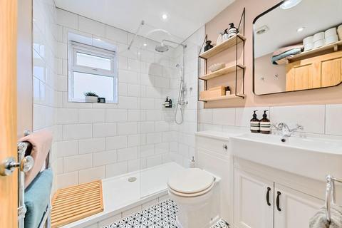137 Merton Hall Road, London, SW19 3PY