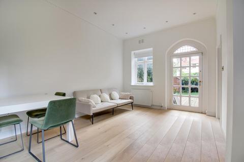 2 bedroom flat for sale, Netherhall Gardens, London, NW3.