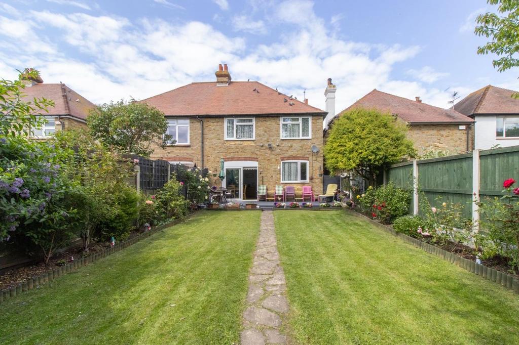 Ramsgate Road, Broadstairs, CT10 4 bed semidetached house for sale £