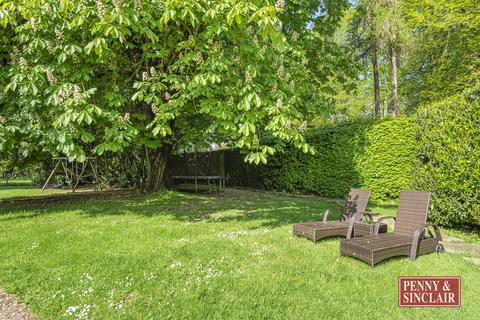 undefined, Rotherfield Greys, RG9 4QZ