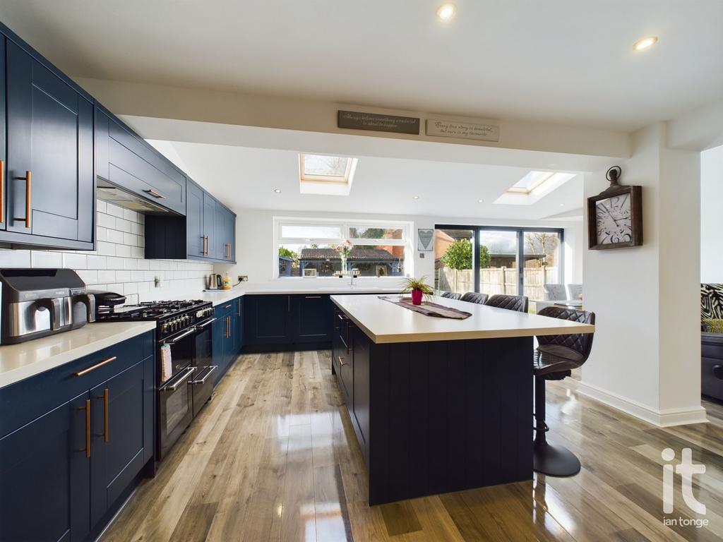 Stokesay Drive, Hazel Grove... 4 bed link detached house for sale £