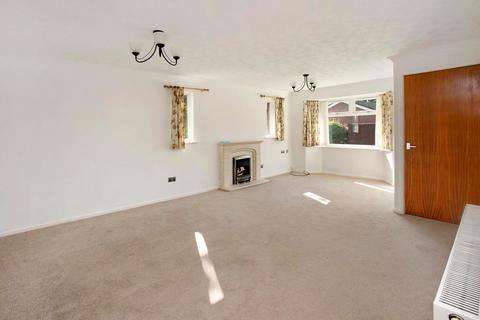 2 bedroom detached bungalow for sale, St. Thomas Close, Bovey Tracey, TQ13