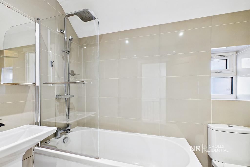 Bathroom 1 Extra Photo
