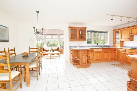 10 Cedar Grange, Harrogate, HG2 9NY