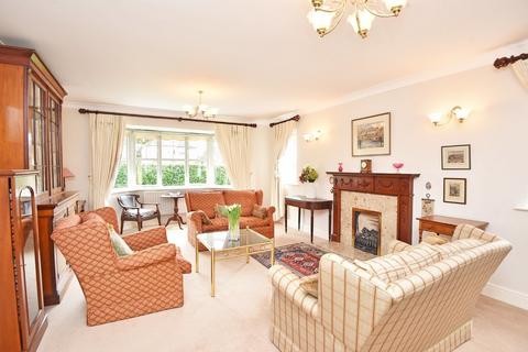10 Cedar Grange, Harrogate, HG2 9NY