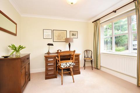 10 Cedar Grange, Harrogate, HG2 9NY