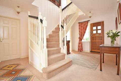 10 Cedar Grange, Harrogate, HG2 9NY